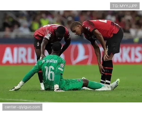 AC米兰中场功能分配失衡的节奏问题，持续对攻防转换效率形成制约